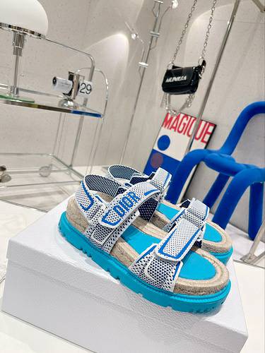 Picture of Dior Shoes Women _SKUfw134527364fw